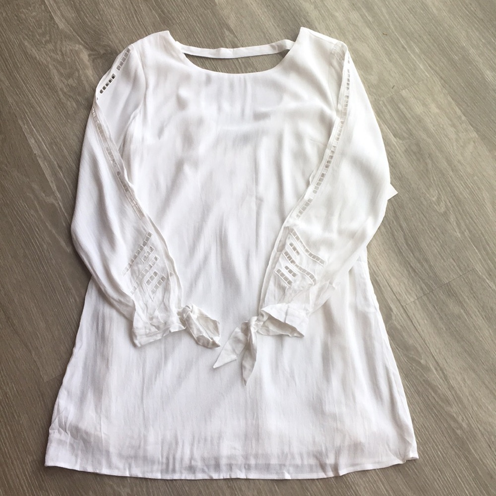 NWT LULUS White slit sleeve dress